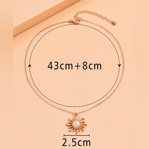 ❤️Sun Charm Necklace - Picture 5 of 7